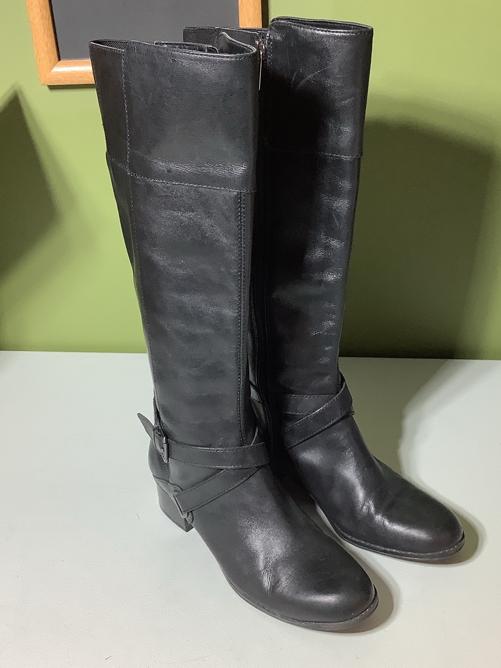 Bandolino Collyer black leather boots, size 8